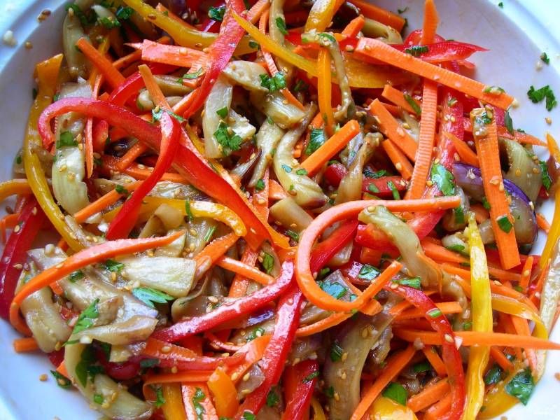 Закуска до шашлику: 5 рецептів небанальних овочевих салатів